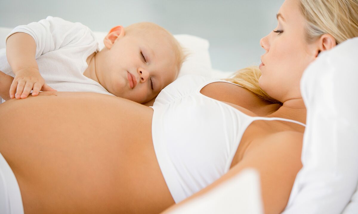 Consumption of flax seeds is contraindicated in pregnant and breastfeeding women. 